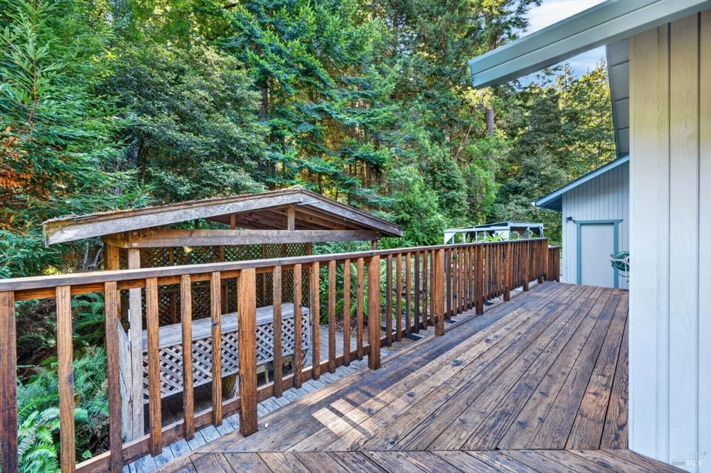 32268 Forest Lane Fort Bragg, CA 95437
