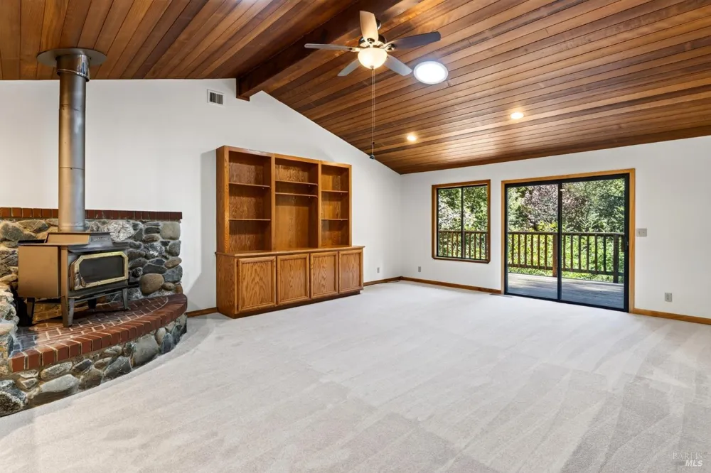 32268 Forest Lane Fort Bragg, CA 95437