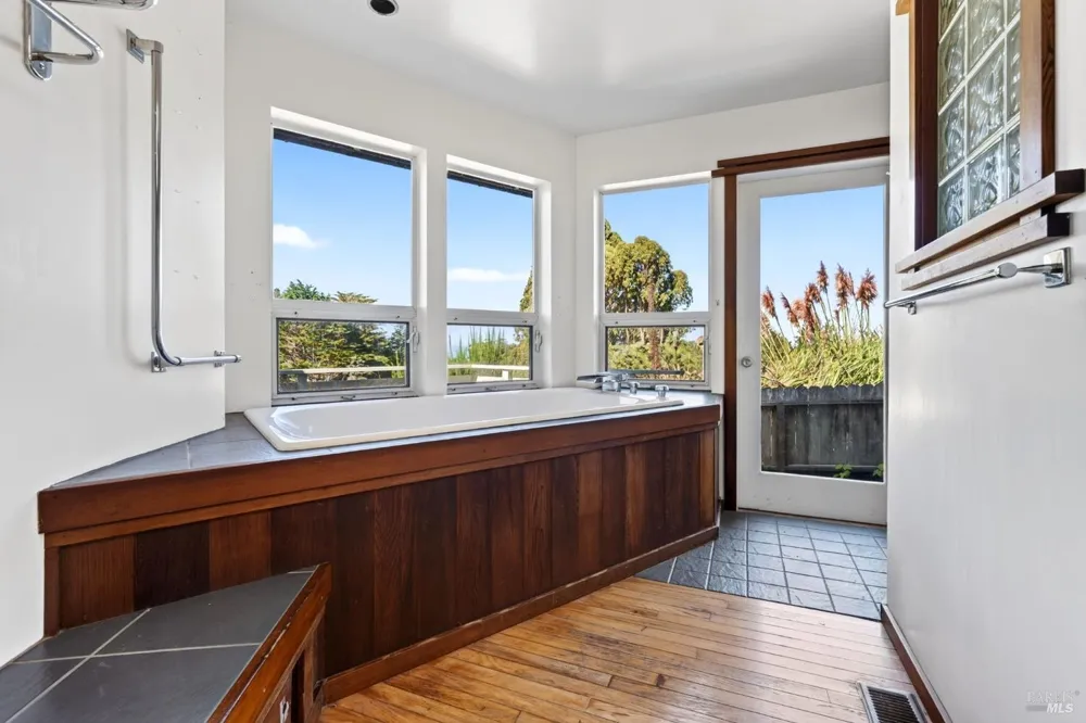 44454 Fernwood Road Mendocino, CA 95460