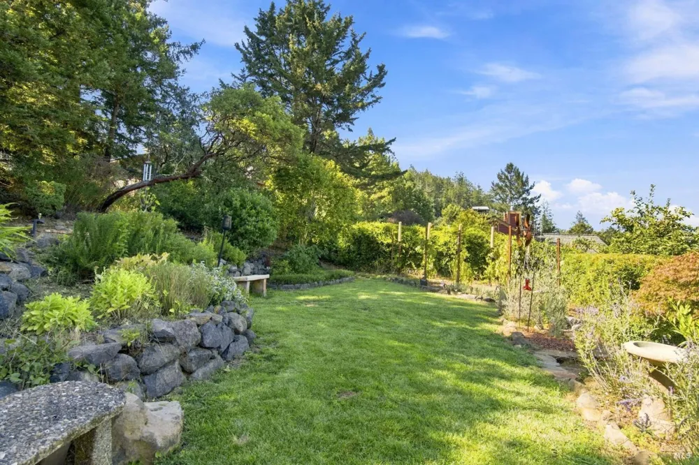 321 Gemma Circle Santa Rosa, CA 95404