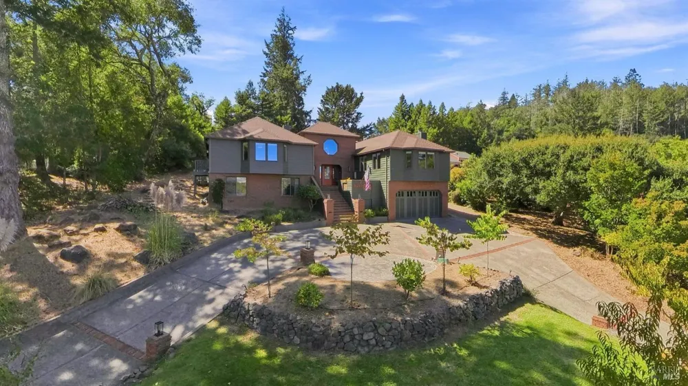 321 Gemma Circle Santa Rosa, CA 95404