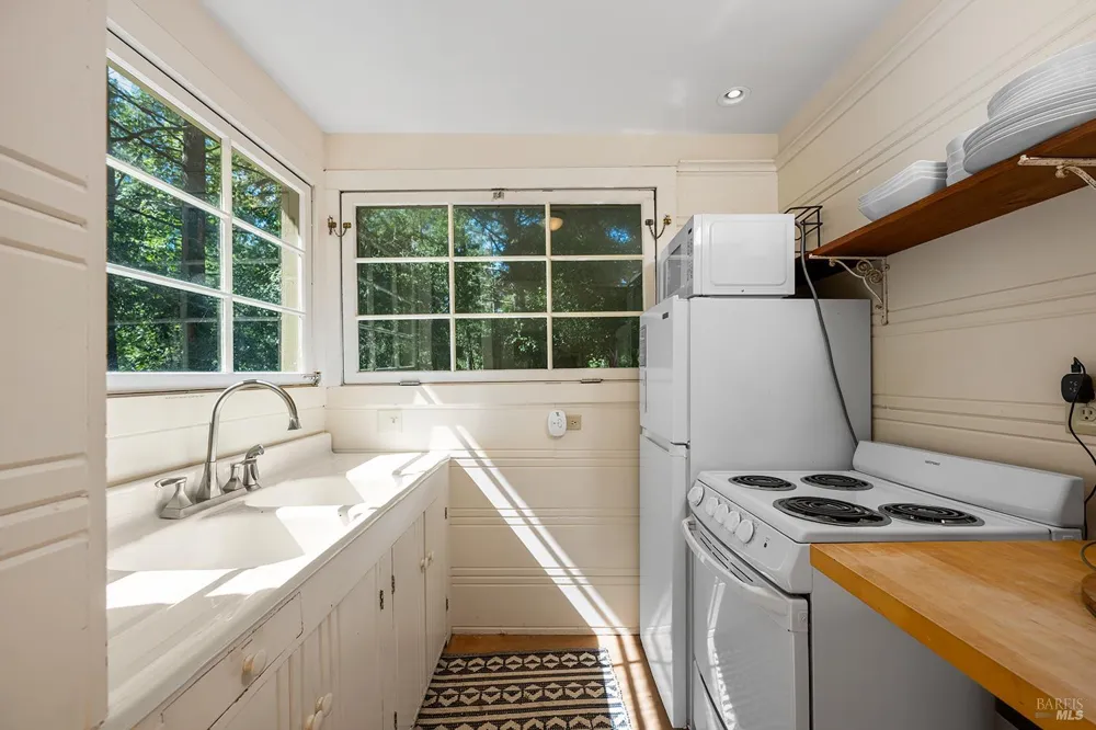 11575 Pocket Drive Guerneville, CA 95446