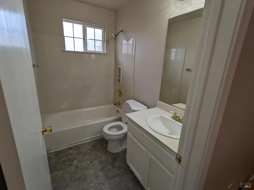 702 Daniels Avenue Vallejo, CA 94590