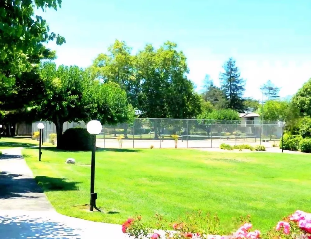 1013 Golf Course Drive Rohnert Park, CA 94928