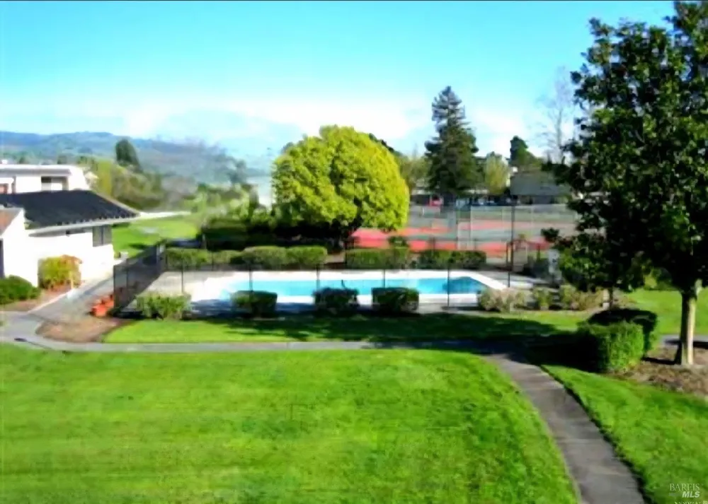 1013 Golf Course Drive Rohnert Park, CA 94928