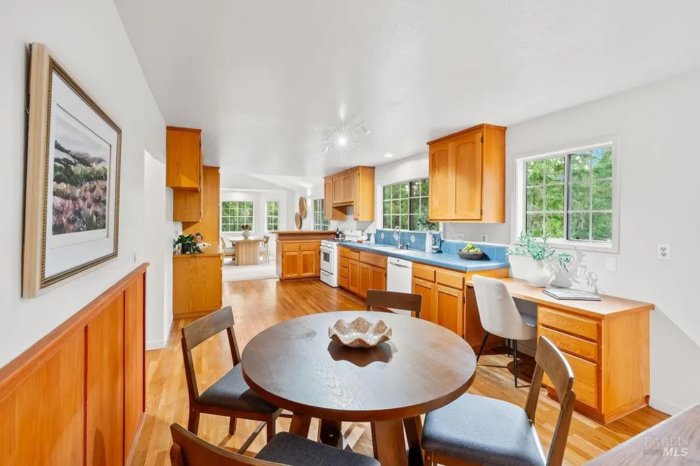 6900 Timber Drive Sebastopol, CA 95472