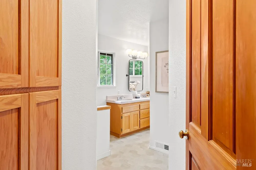 6900 Timber Drive Sebastopol, CA 95472