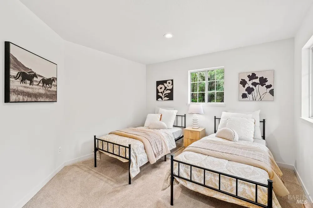 6900 Timber Drive Sebastopol, CA 95472