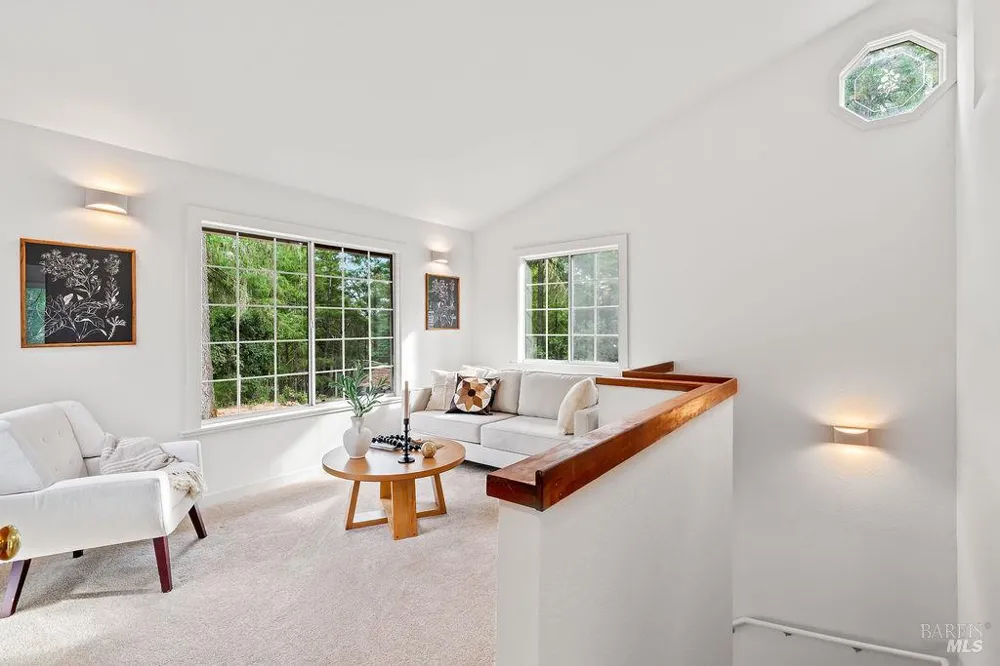 6900 Timber Drive Sebastopol, CA 95472