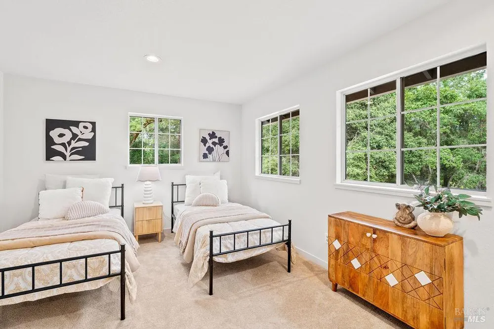 6900 Timber Drive Sebastopol, CA 95472