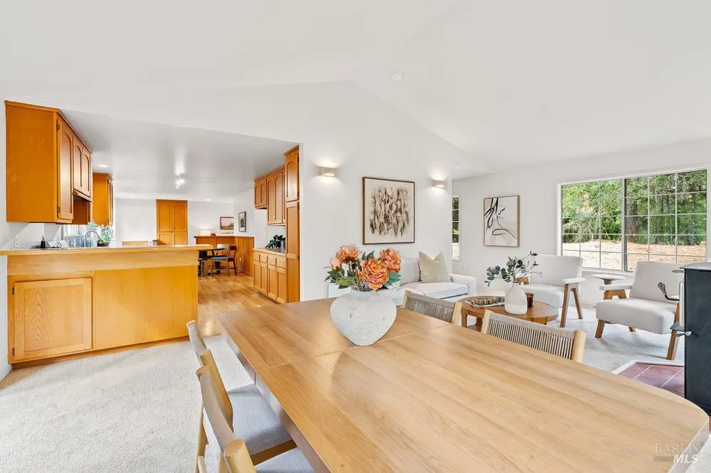 6900 Timber Drive Sebastopol, CA 95472