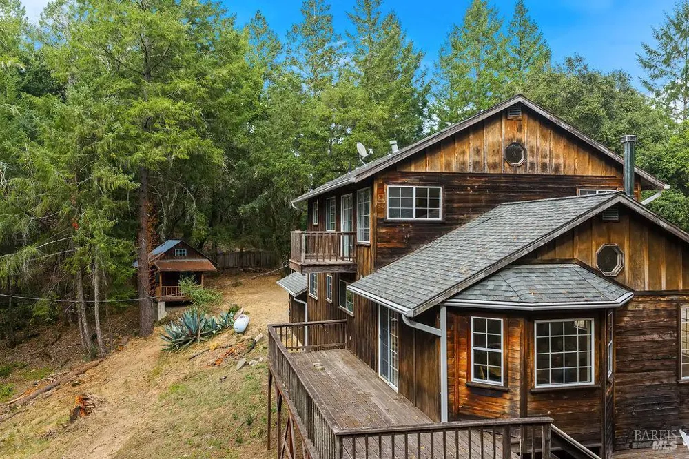 6900 Timber Drive Sebastopol, CA 95472