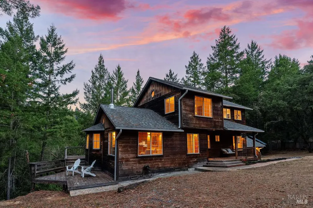6900 Timber Drive Sebastopol, CA 95472