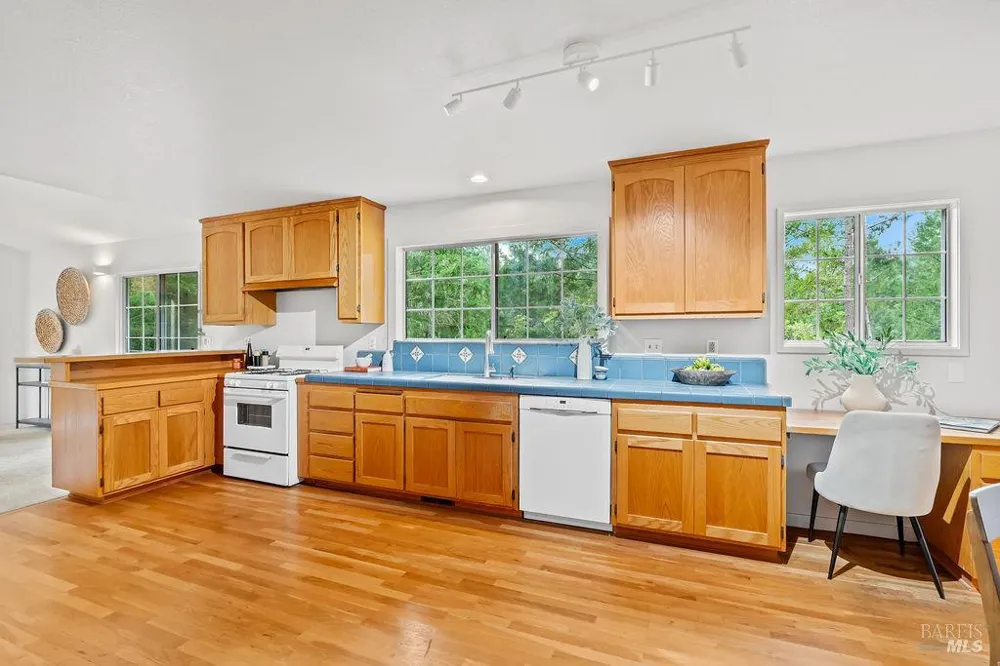 6900 Timber Drive Sebastopol, CA 95472