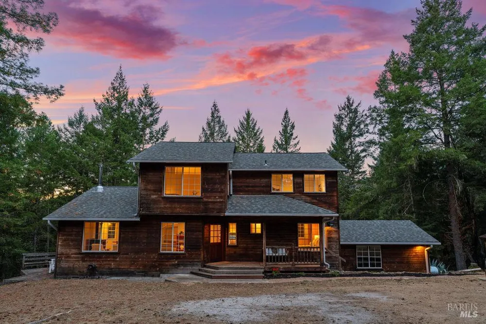 6900 Timber Drive Sebastopol, CA 95472