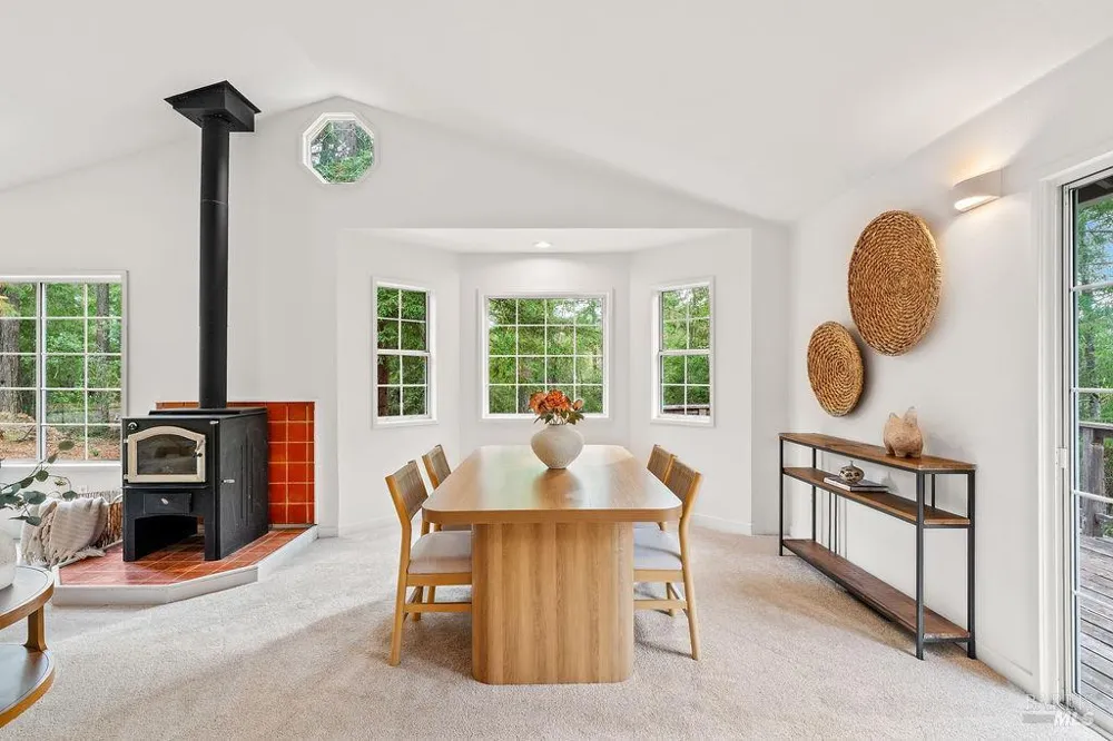 6900 Timber Drive Sebastopol, CA 95472