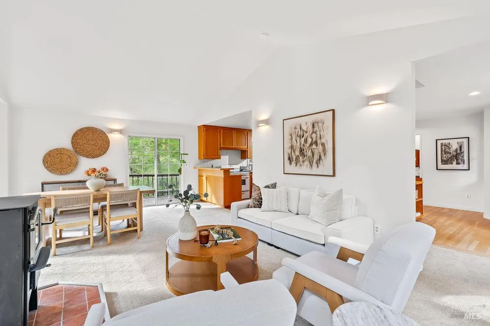 6900 Timber Drive Sebastopol, CA 95472