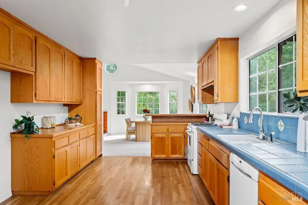 6900 Timber Drive Sebastopol, CA 95472