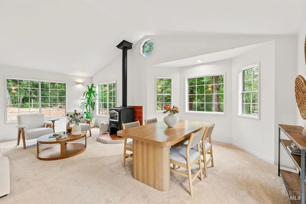 6900 Timber Drive Sebastopol, CA 95472