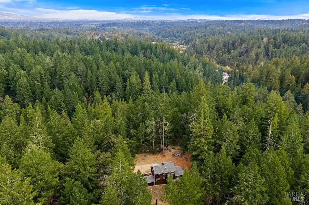 6900 Timber Drive Sebastopol, CA 95472