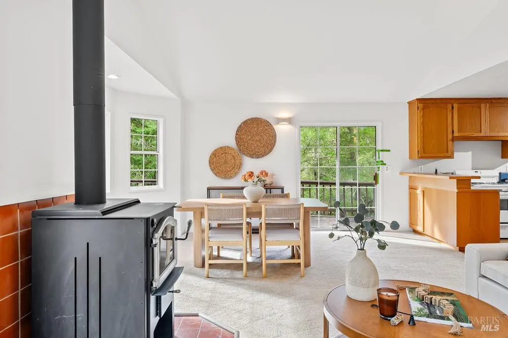 6900 Timber Drive Sebastopol, CA 95472
