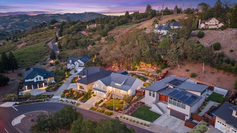 3772 Cross Creek Circle Santa Rosa, CA 95403