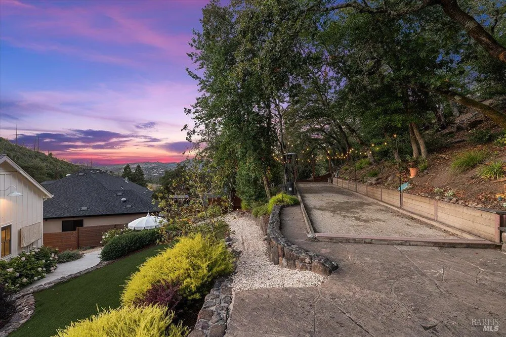 3772 Cross Creek Circle Santa Rosa, CA 95403