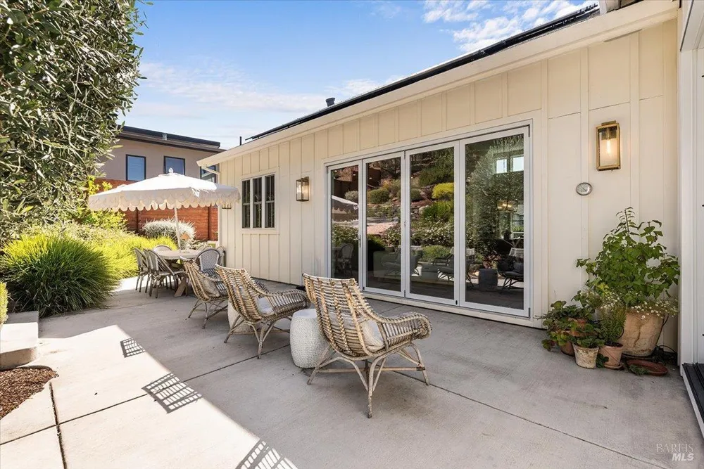 3772 Cross Creek Circle Santa Rosa, CA 95403
