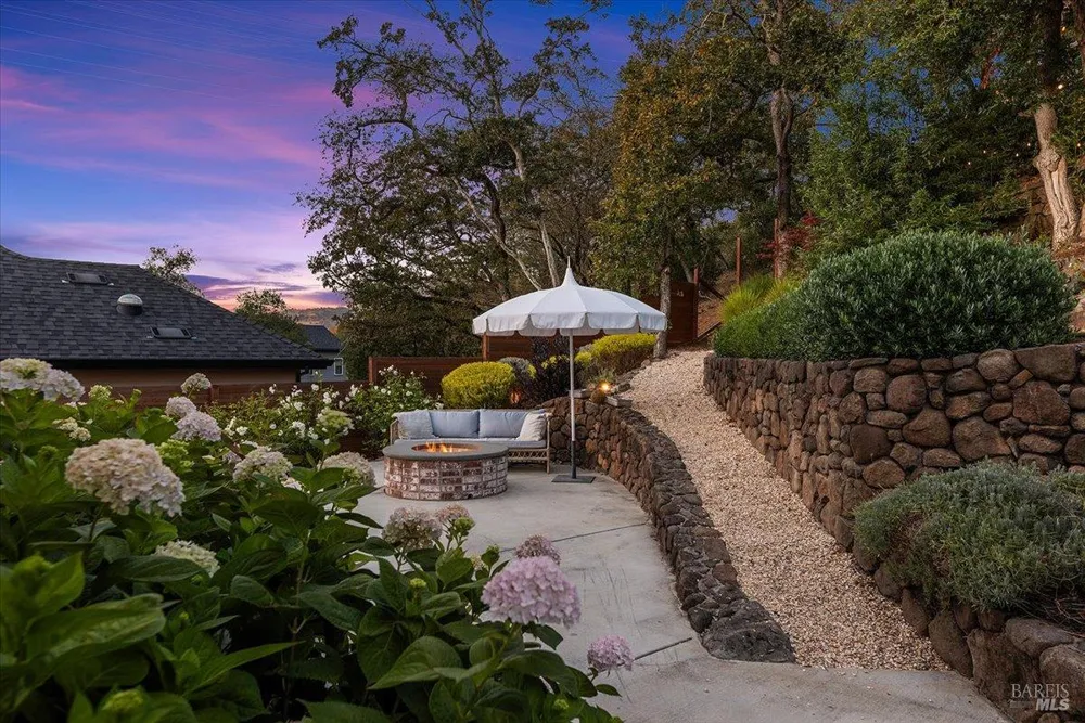 3772 Cross Creek Circle Santa Rosa, CA 95403