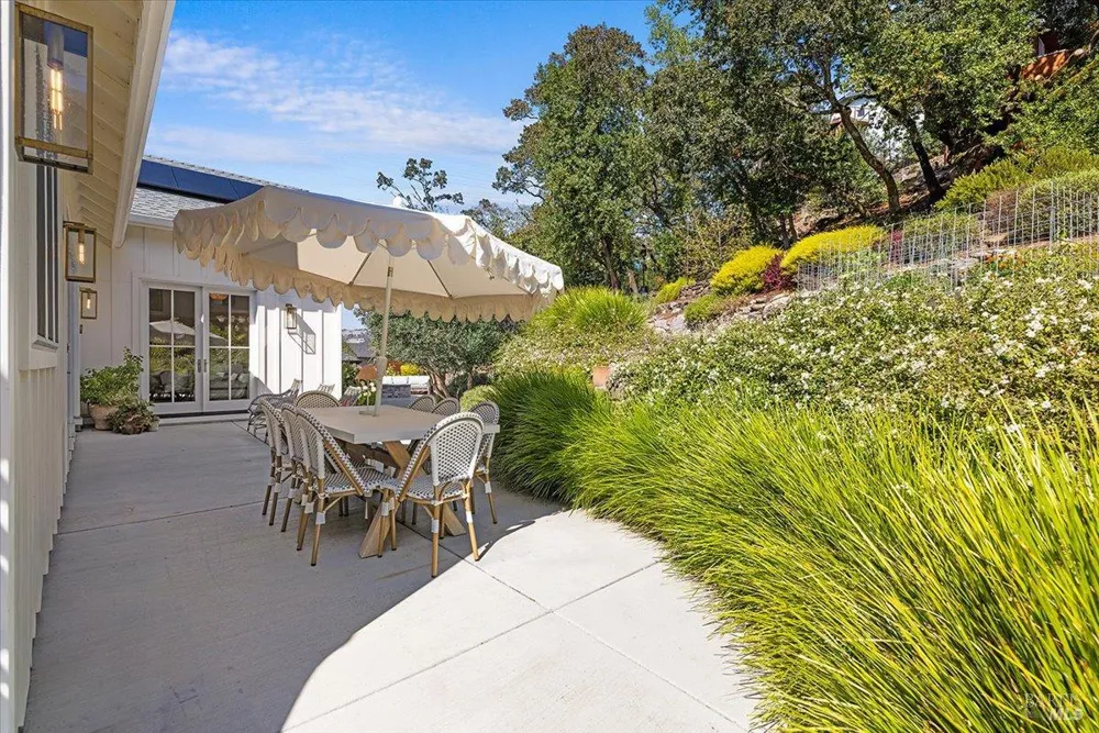 3772 Cross Creek Circle Santa Rosa, CA 95403