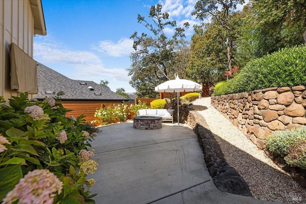 3772 Cross Creek Circle Santa Rosa, CA 95403