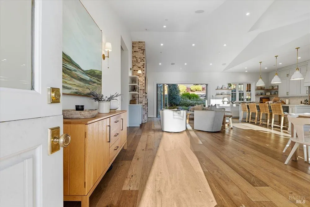 3772 Cross Creek Circle Santa Rosa, CA 95403