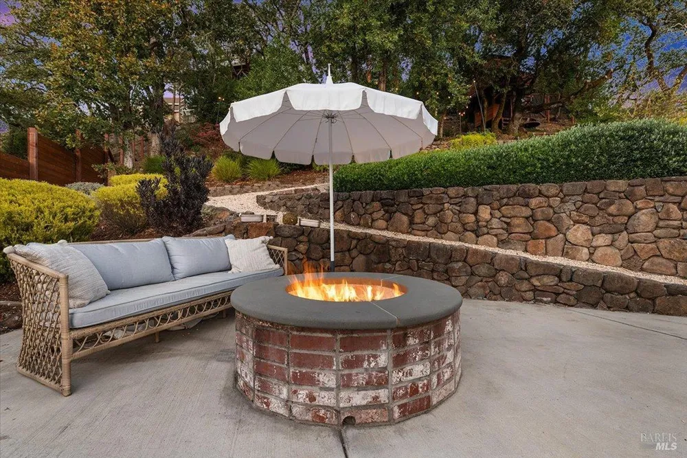3772 Cross Creek Circle Santa Rosa, CA 95403