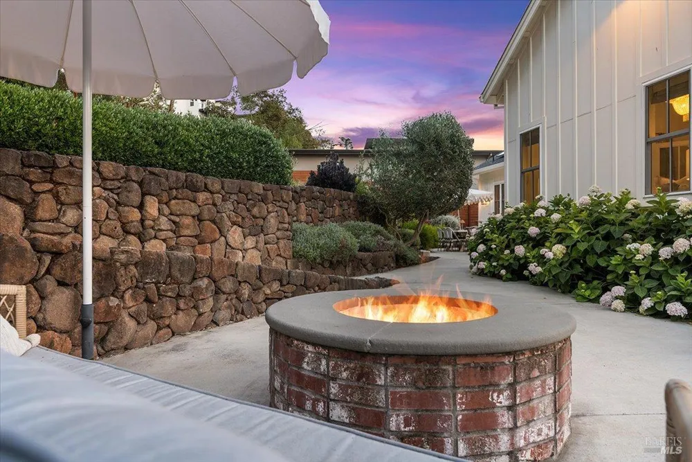 3772 Cross Creek Circle Santa Rosa, CA 95403