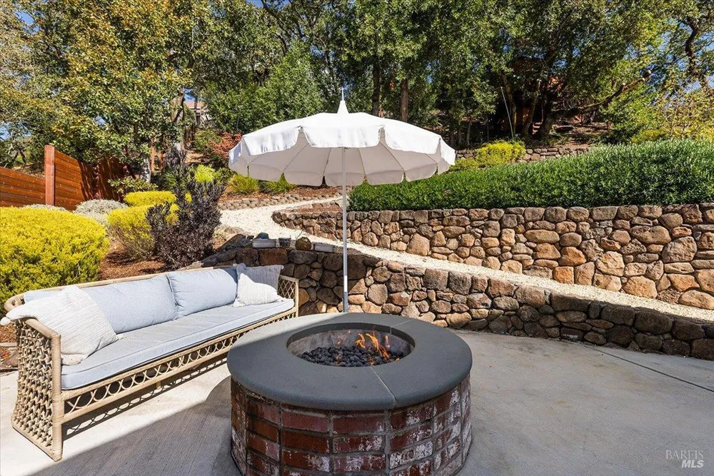 3772 Cross Creek Circle Santa Rosa, CA 95403