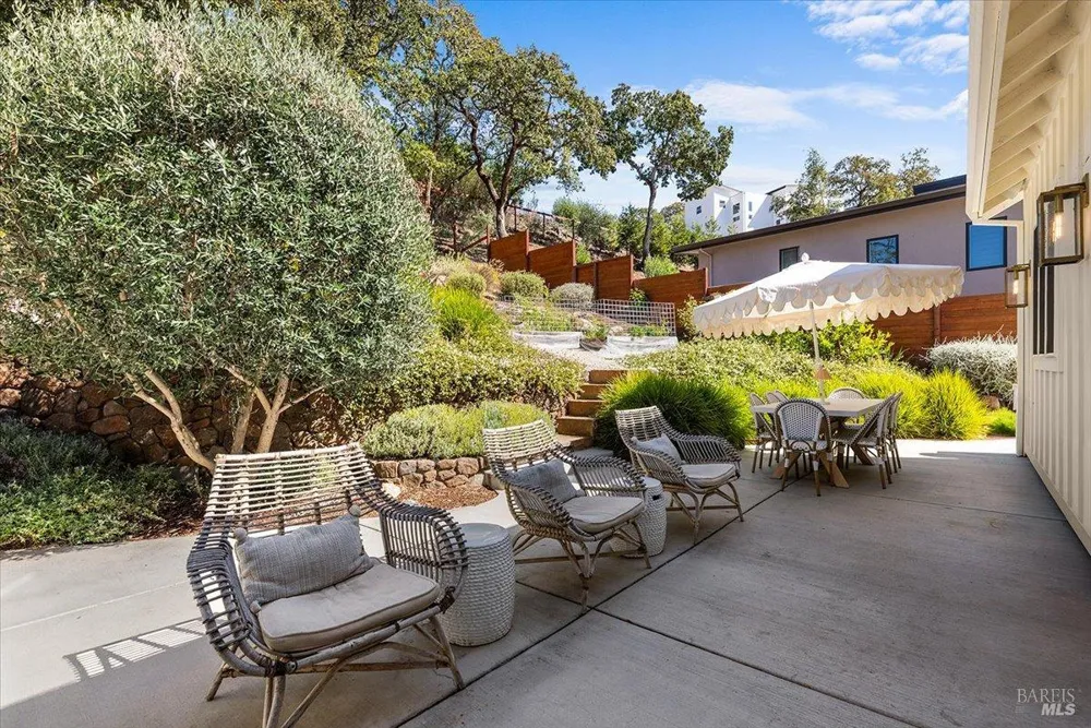 3772 Cross Creek Circle Santa Rosa, CA 95403
