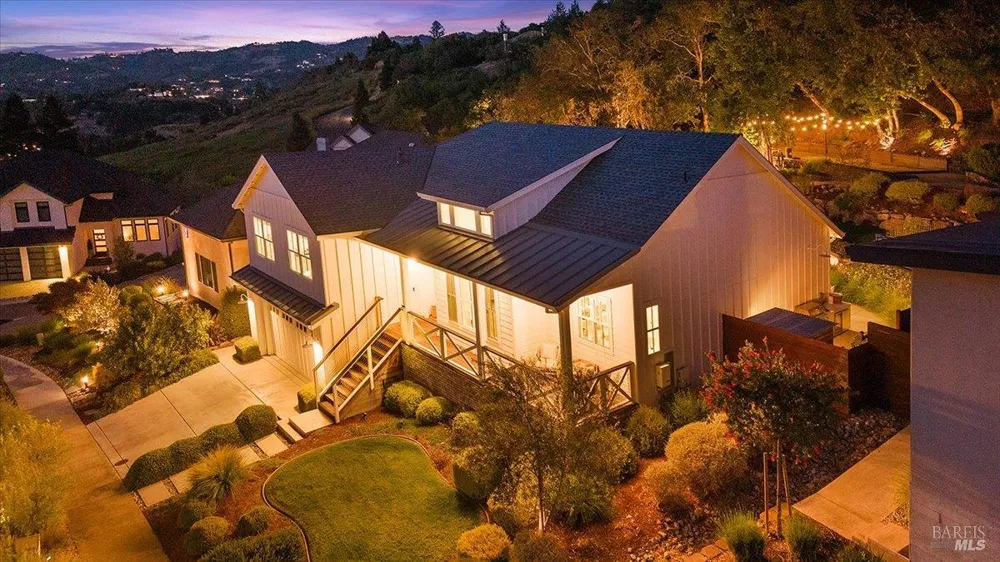 3772 Cross Creek Circle Santa Rosa, CA 95403