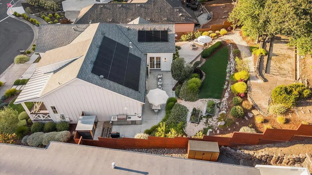 3772 Cross Creek Circle Santa Rosa, CA 95403