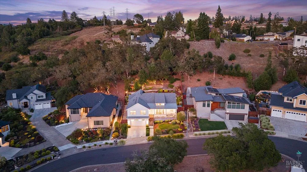 3772 Cross Creek Circle Santa Rosa, CA 95403
