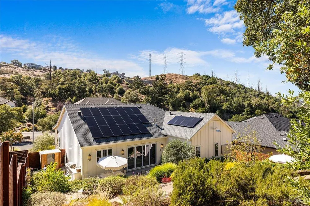 3772 Cross Creek Circle Santa Rosa, CA 95403