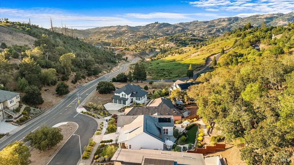 3772 Cross Creek Circle Santa Rosa, CA 95403