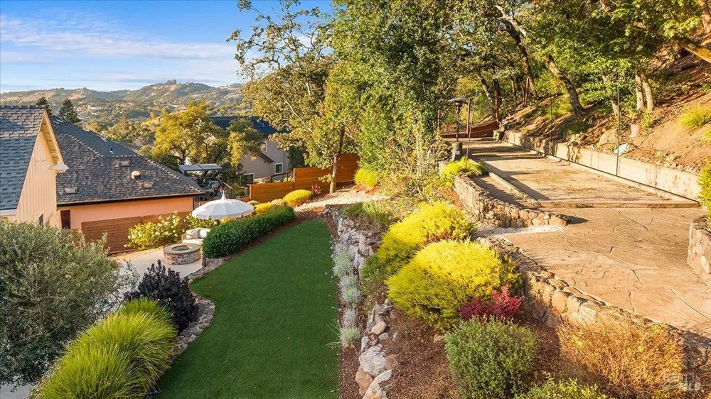 3772 Cross Creek Circle Santa Rosa, CA 95403
