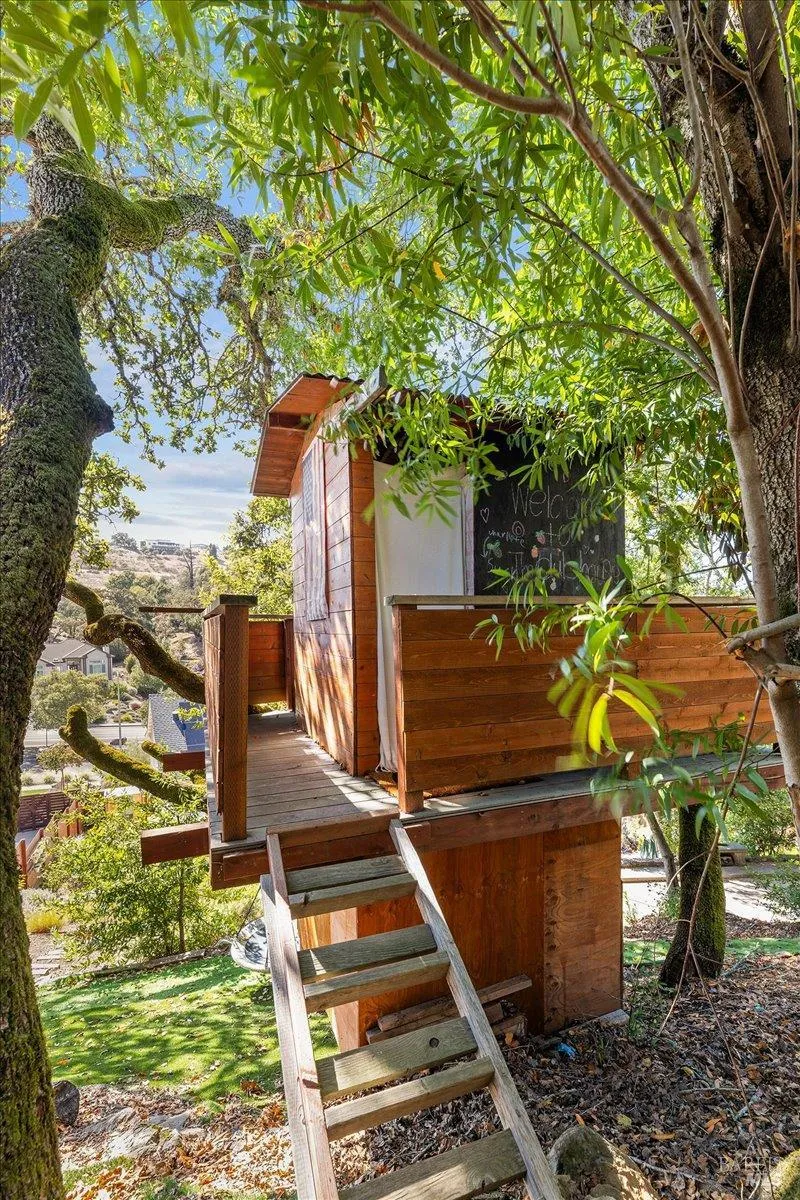 3772 Cross Creek Circle Santa Rosa, CA 95403