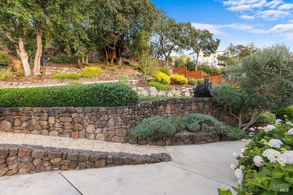 3772 Cross Creek Circle Santa Rosa, CA 95403