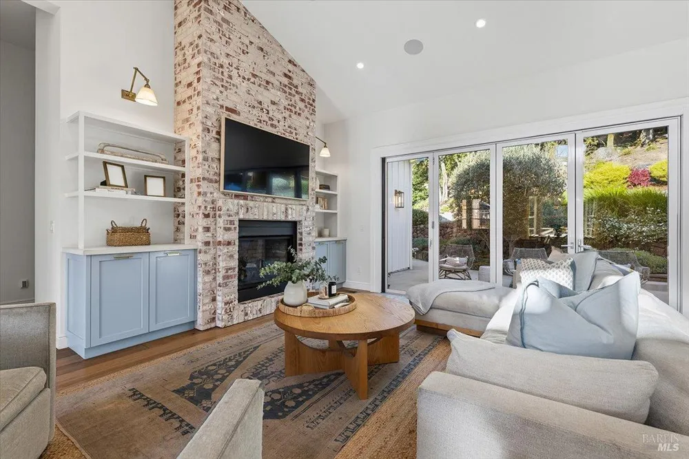 3772 Cross Creek Circle Santa Rosa, CA 95403