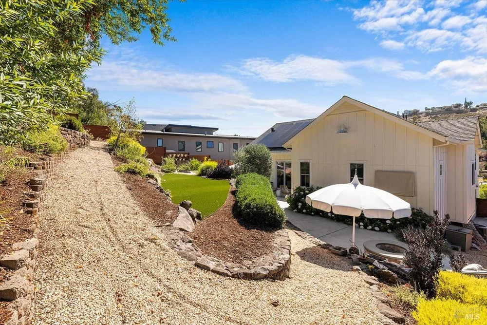 3772 Cross Creek Circle Santa Rosa, CA 95403