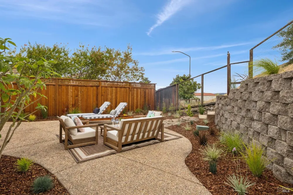 116 Portsmouth Drive Novato, CA 94949
