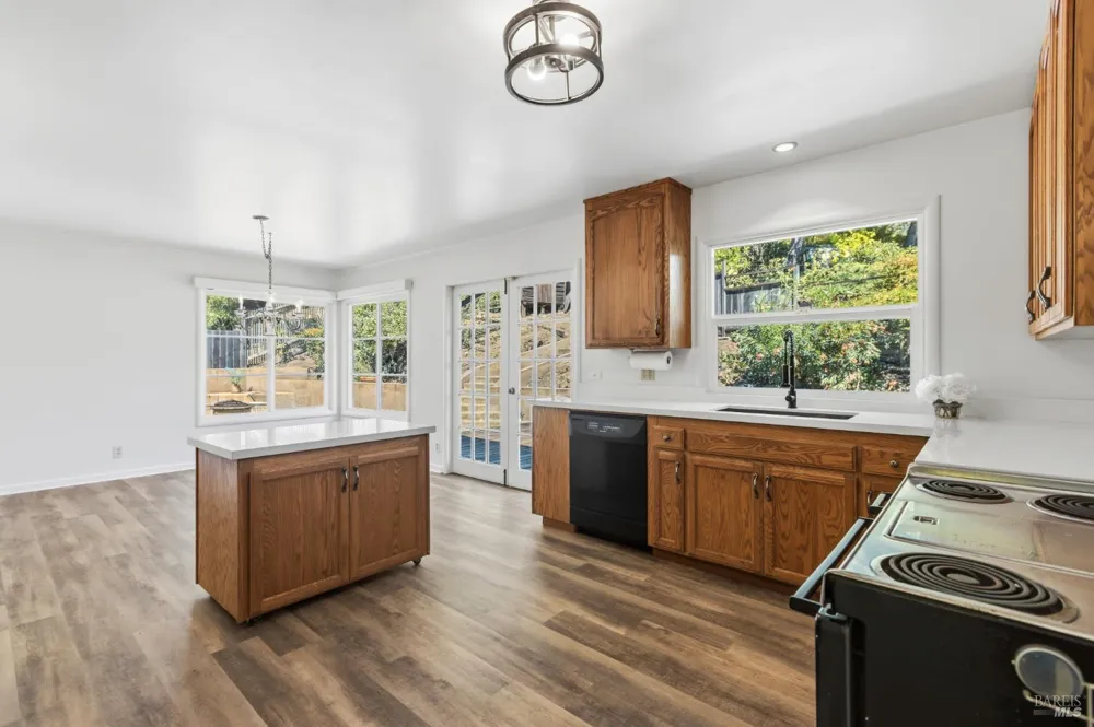 357 Oak Manor Drive Fairfax, CA 94930