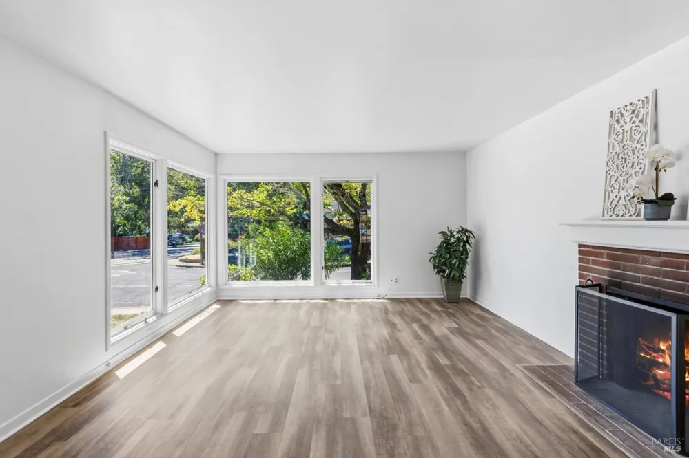 357 Oak Manor Drive Fairfax, CA 94930
