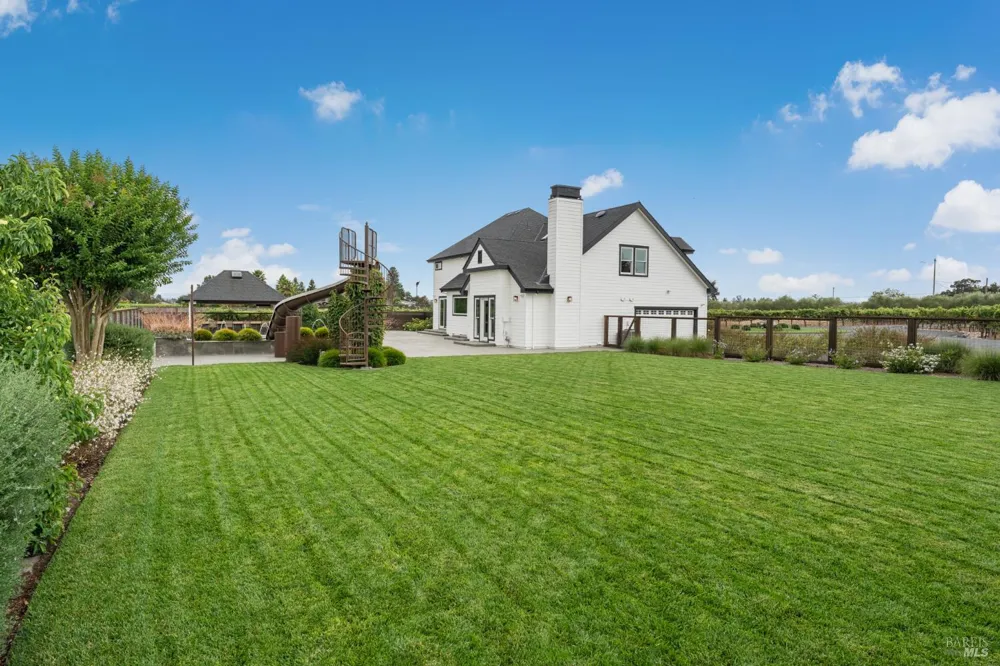 1626 Abramson Road Santa Rosa, CA 95401